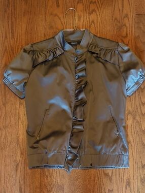 Arden B  Satin Short-Sleeve Ruffle Zip Front Top